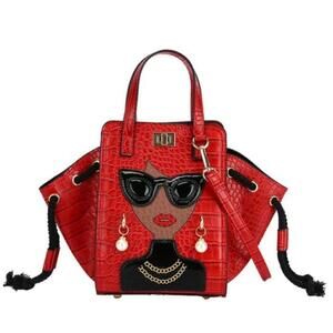 Vintage Style Square Shaped Handbag In Red